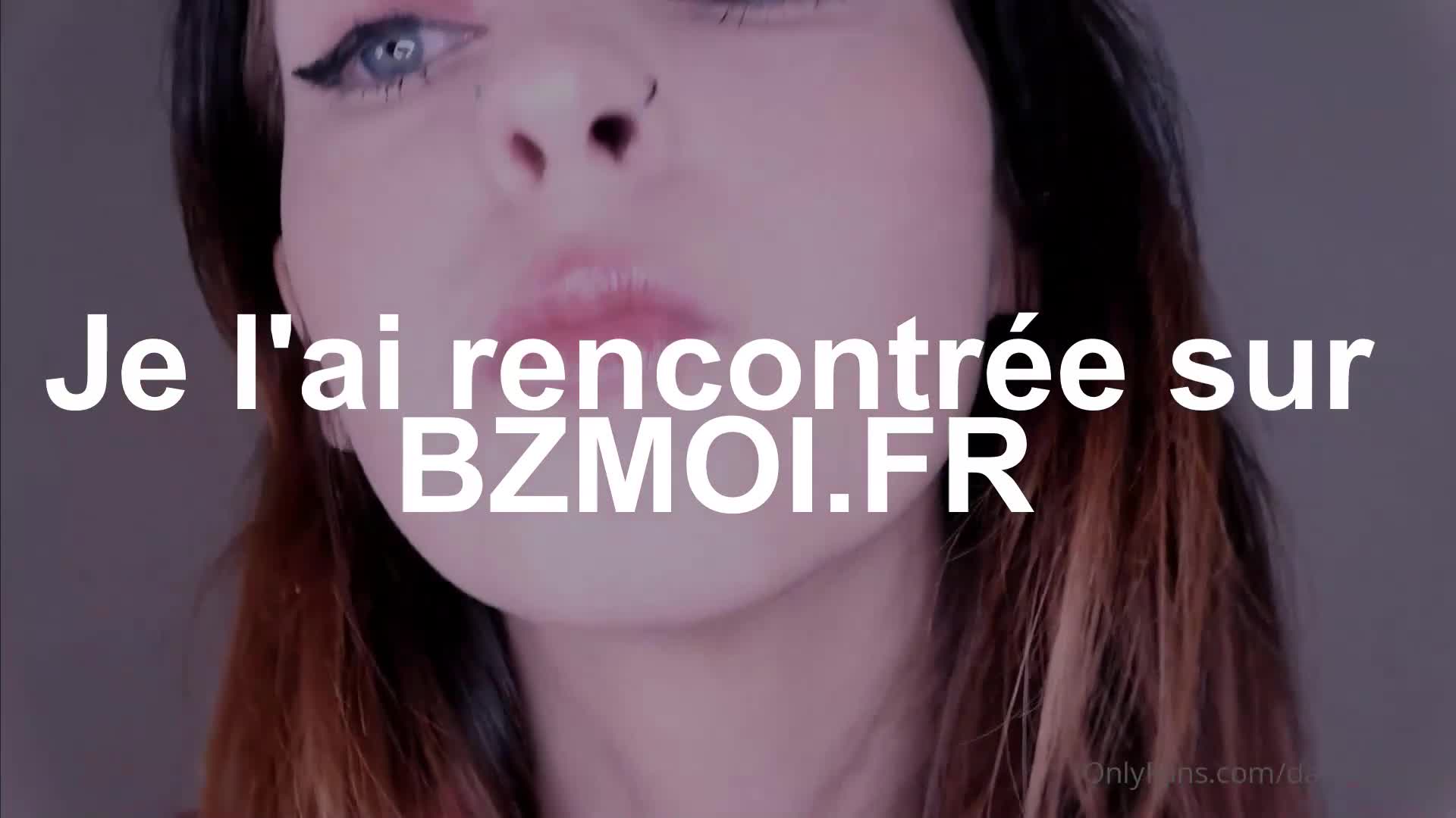 Watch La femme de la webcam se masturbe en solo et s&#39;humidifie Porn Video - ePornSup.