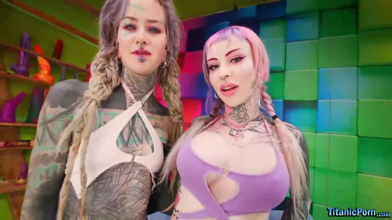 Watch Whacked Out Ink Queens Anuskatzz & Kellie Panther Lesbian Fun Porn Video - ePornSup.