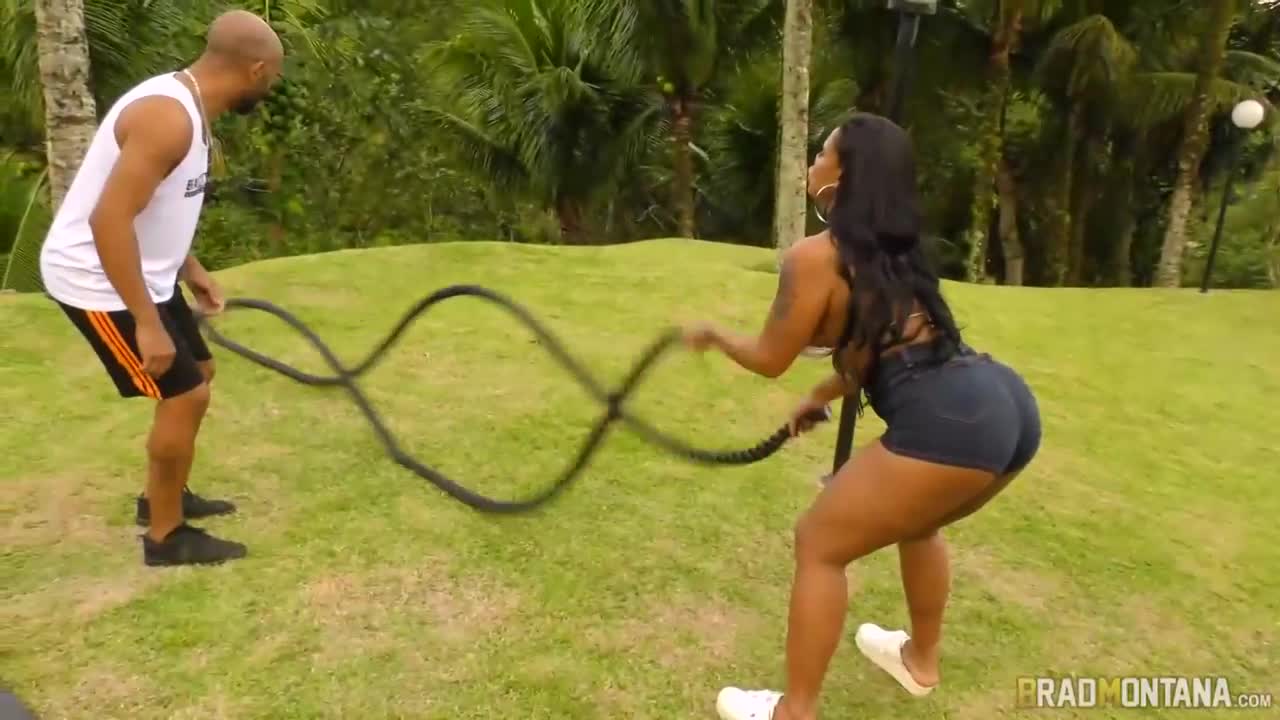 Watch Working out the ass of the mulatta Pamela Santos Porn Video - ePornSup.