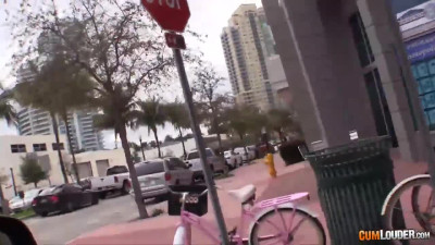 Abella Anderson getting caught by surprise in Miami