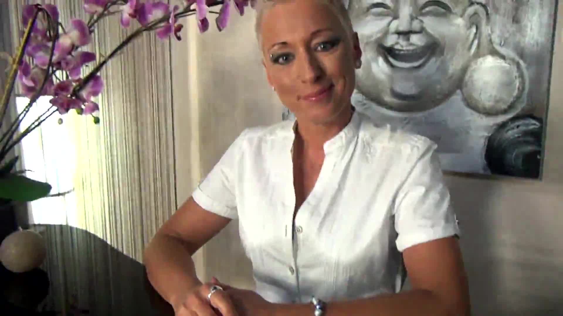 Watch MILF ends massage with a very happy ending Porn Video - ePornSup.